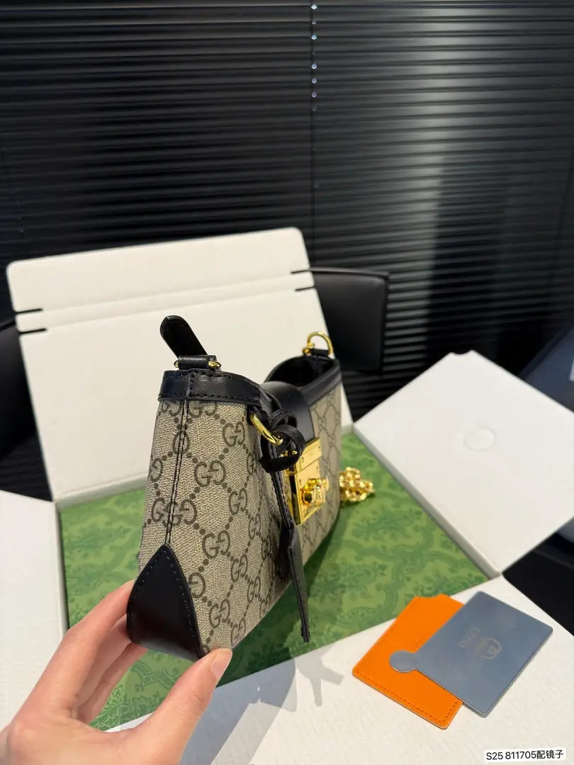 5182-62.8$-gucci gallery