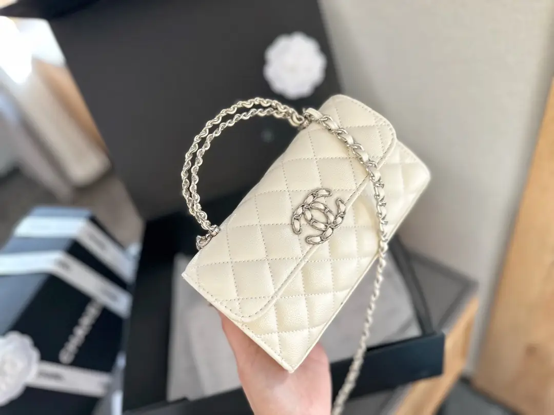 5227-61$-CHANEL gallery