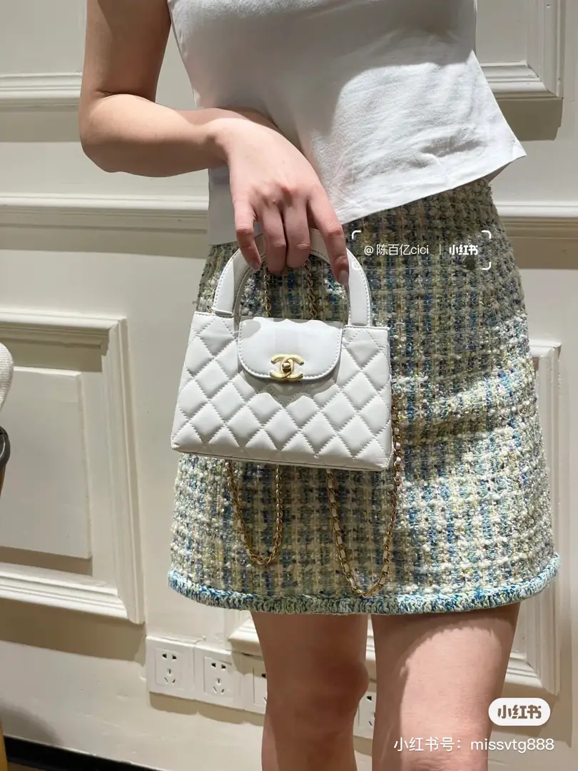 5228-58$-CHANEL gallery
