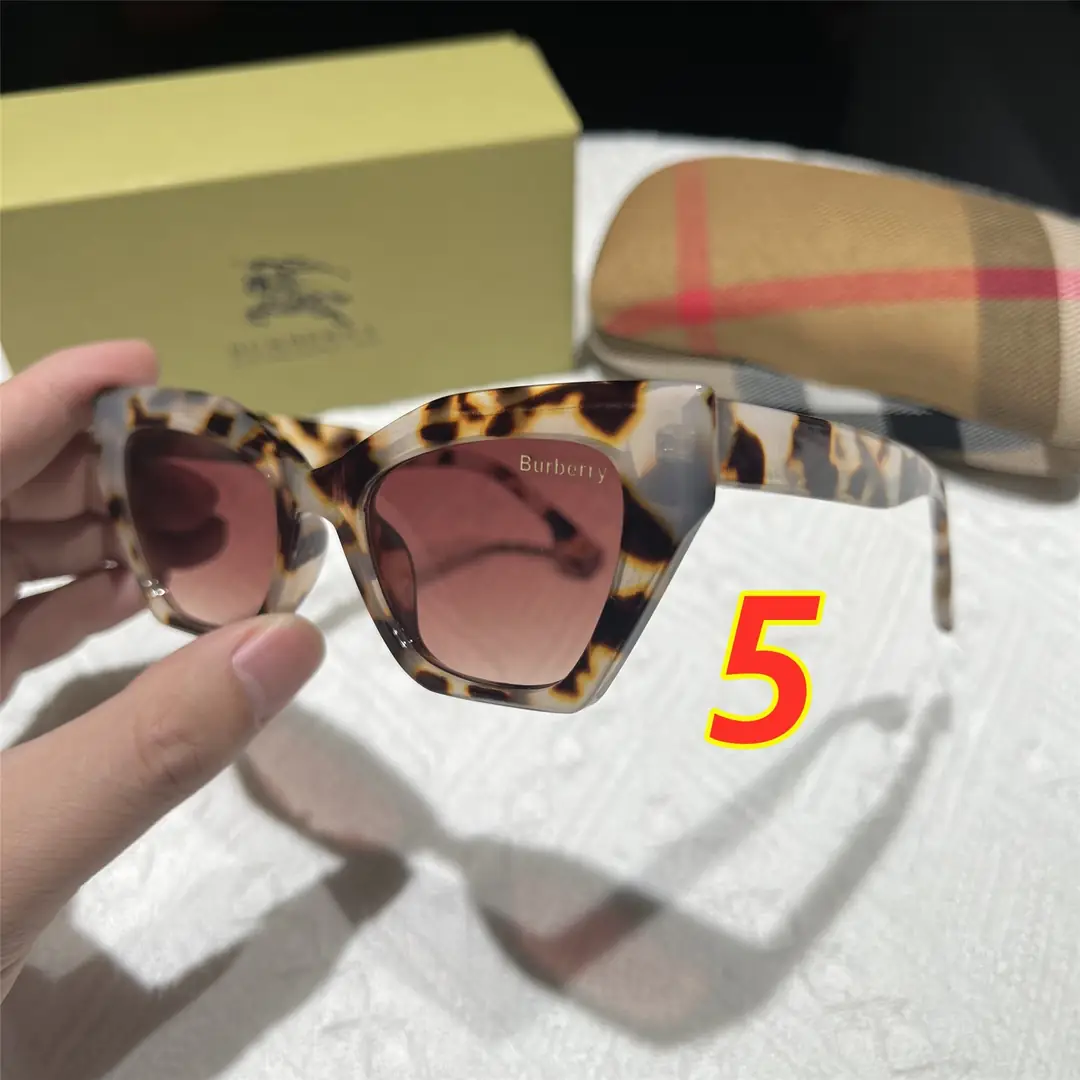 5257-26.8$-Burberry gallery