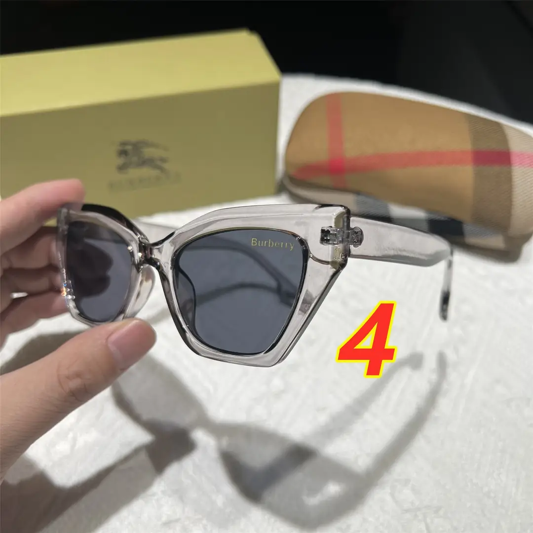 5257-26.8$-Burberry gallery