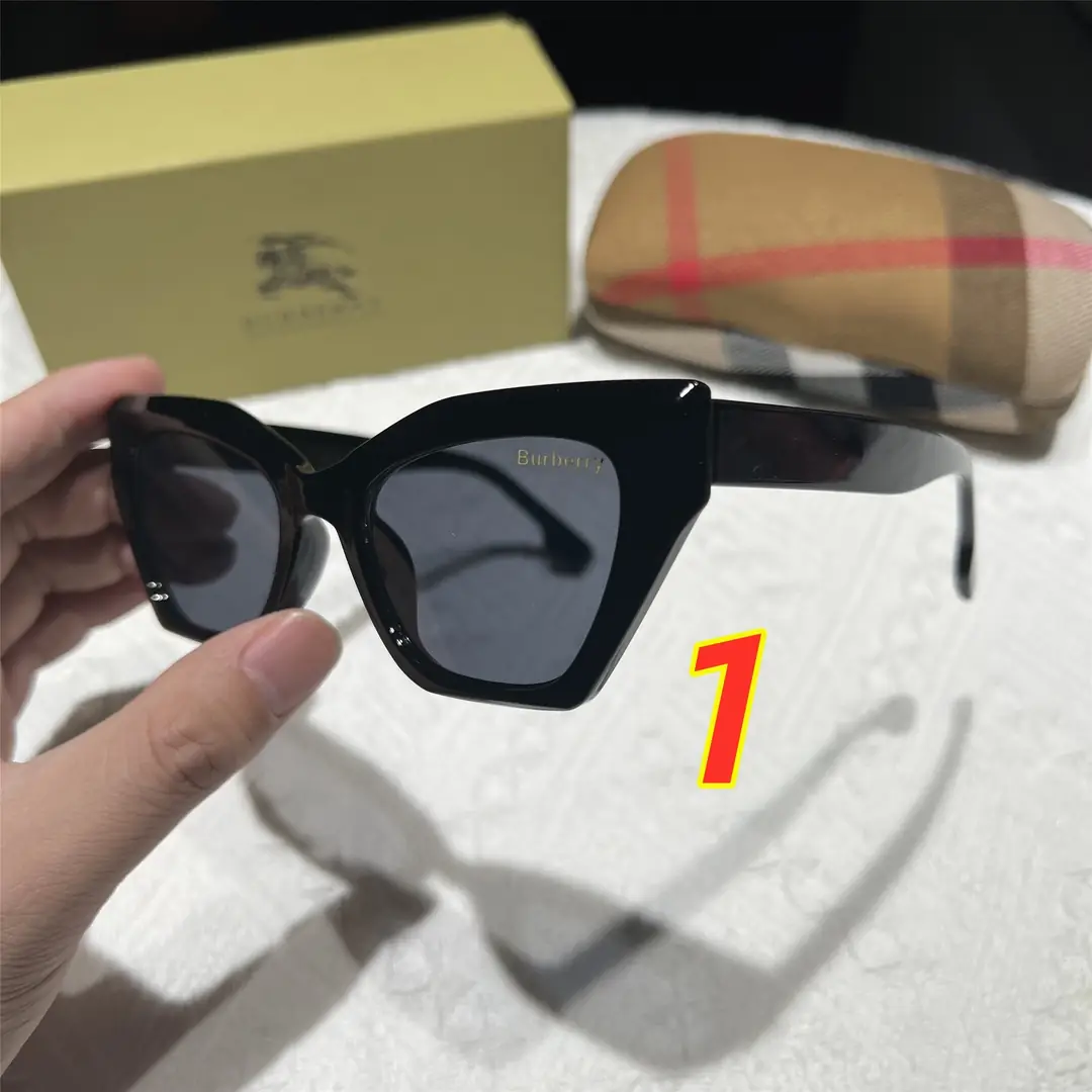 5257-26.8$-Burberry gallery