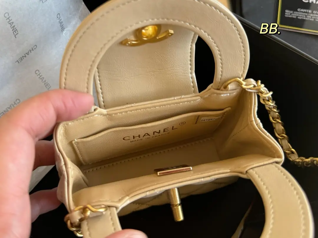 5489-58$-CHANEL gallery