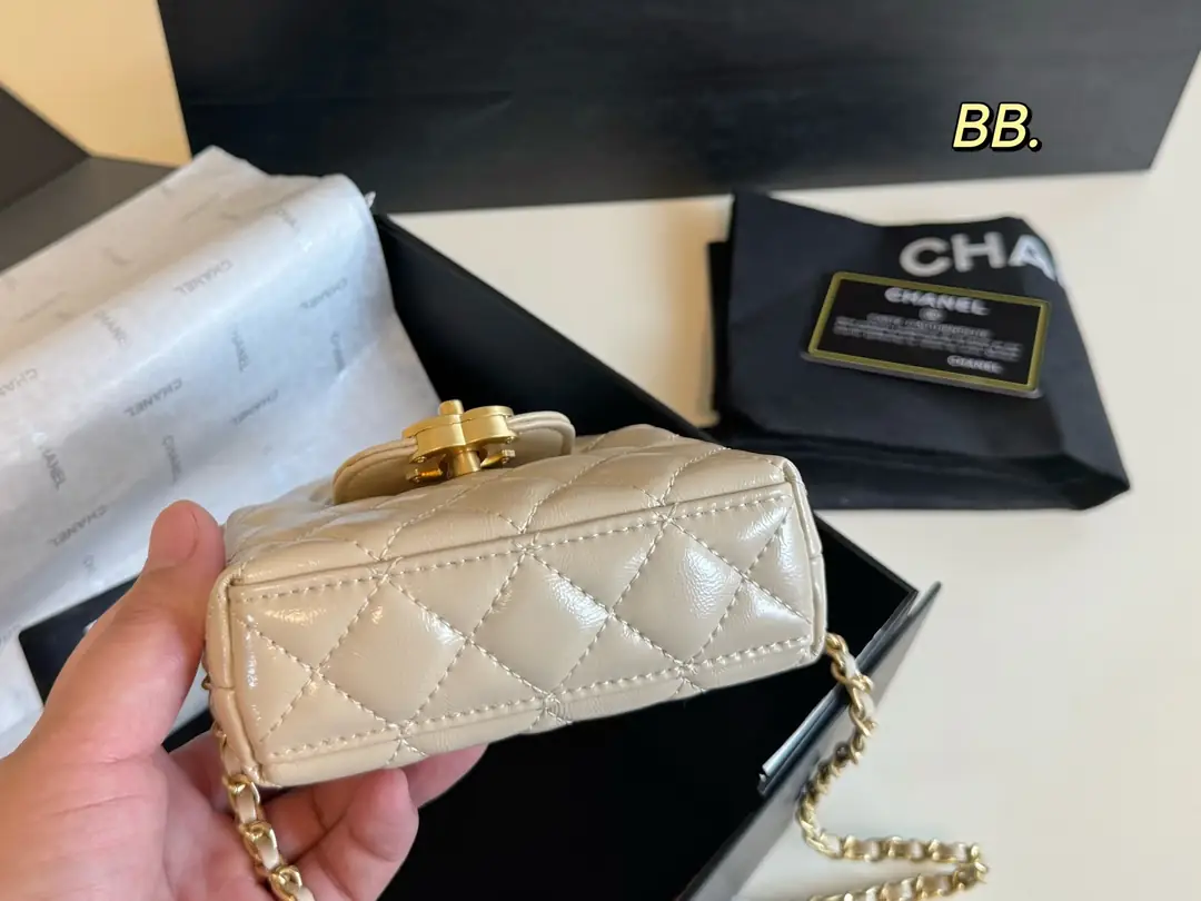 5489-58$-CHANEL gallery