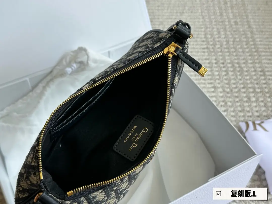 5518-62$-DIOR gallery