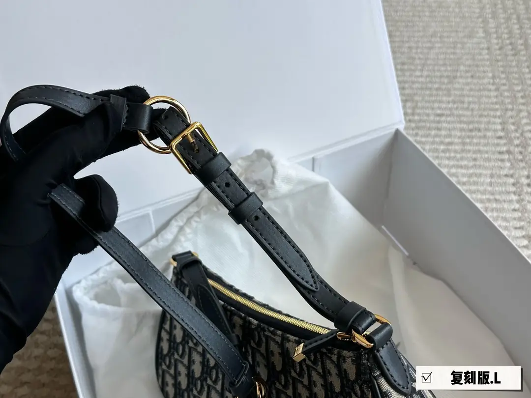 5518-62$-DIOR gallery