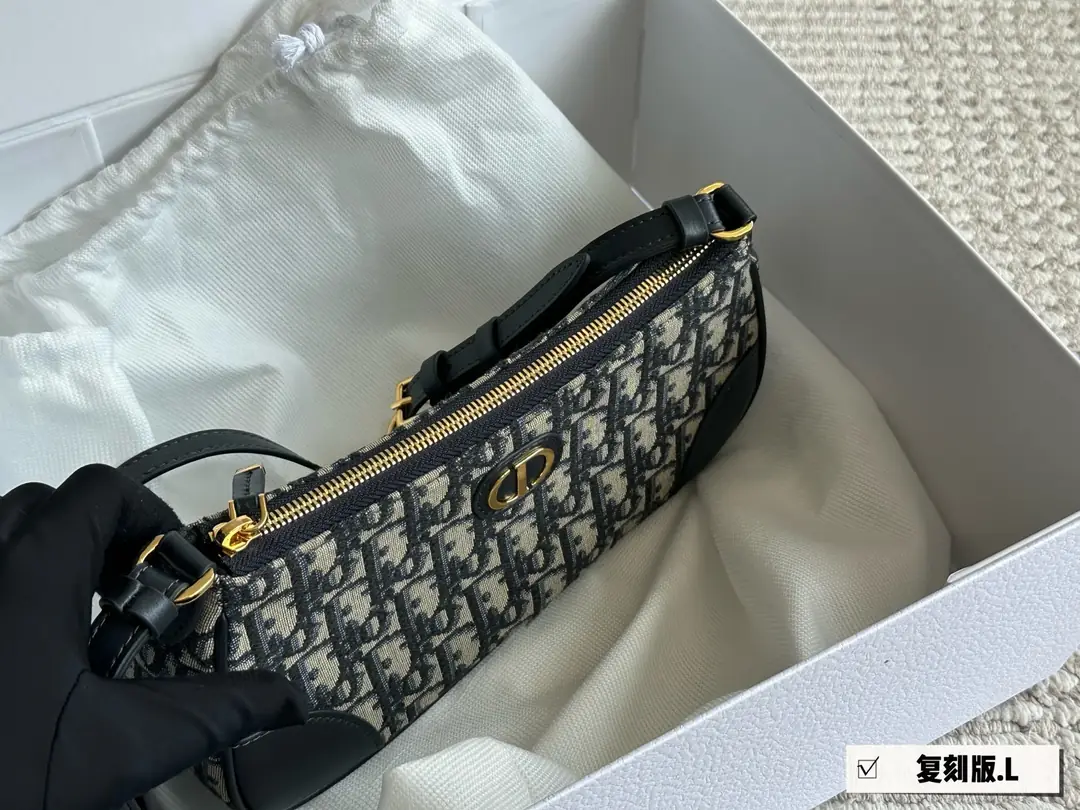 5518-62$-DIOR gallery