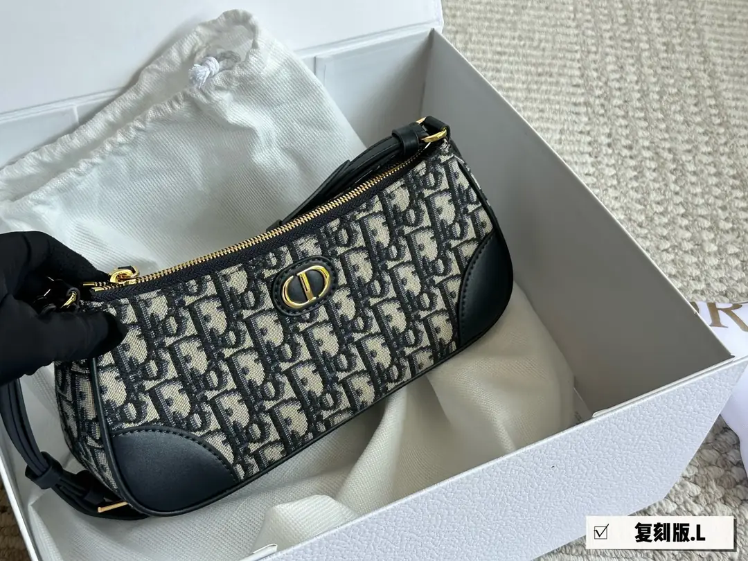 5518-62$-DIOR gallery