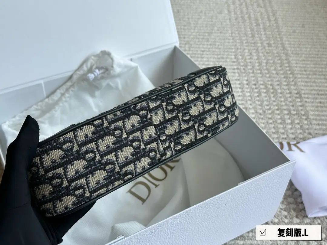 5518-62$-DIOR gallery