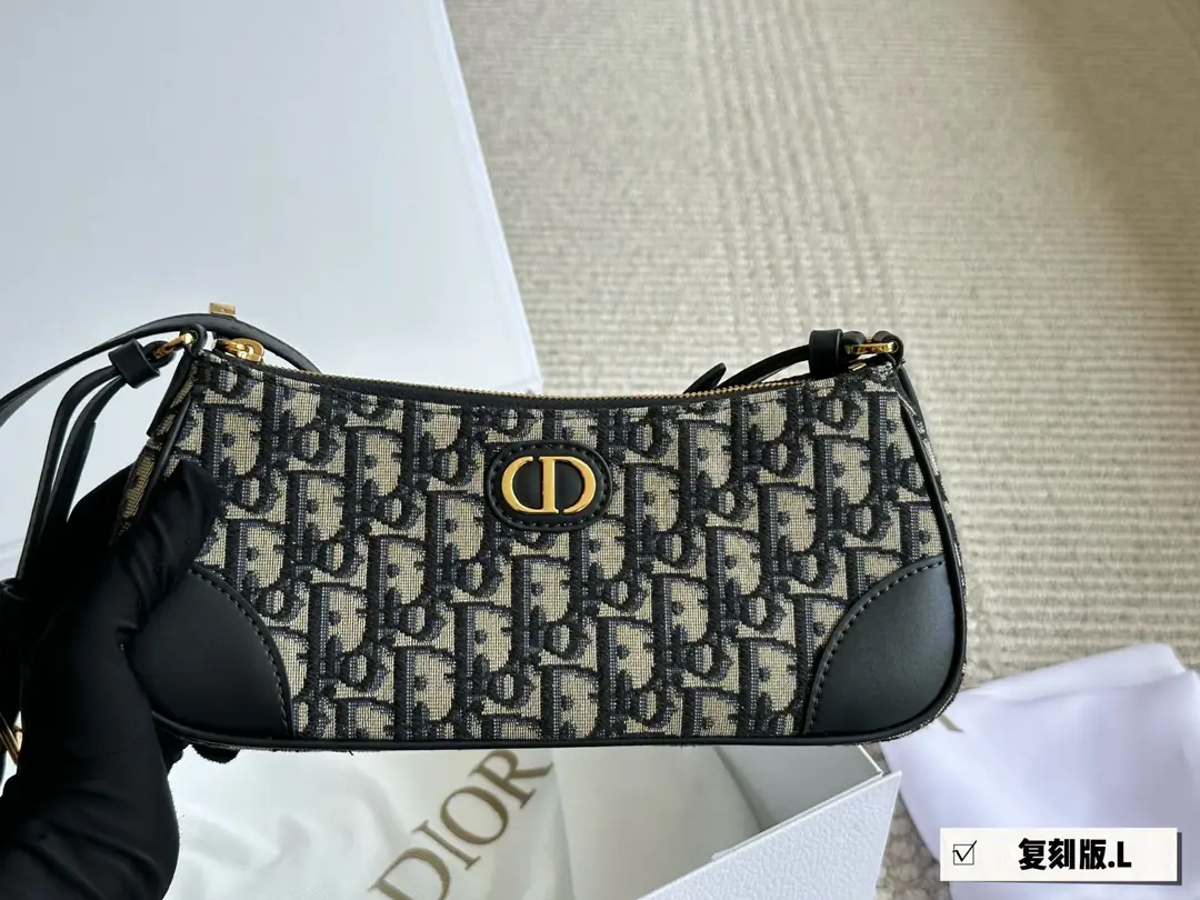 5518-62$-DIOR gallery