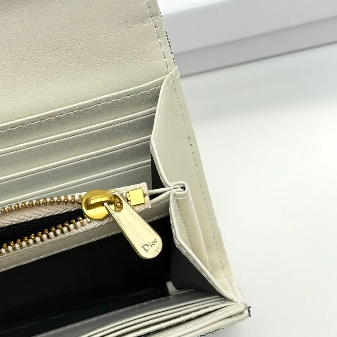 5519-52$-DIOR gallery