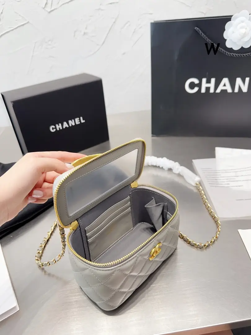 5524-61.88$-CHANEL gallery