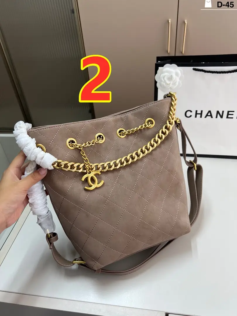 5543-62$-CHANEL gallery