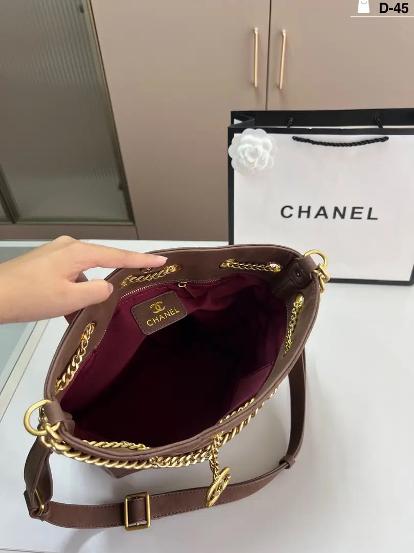 5543-62$-CHANEL gallery