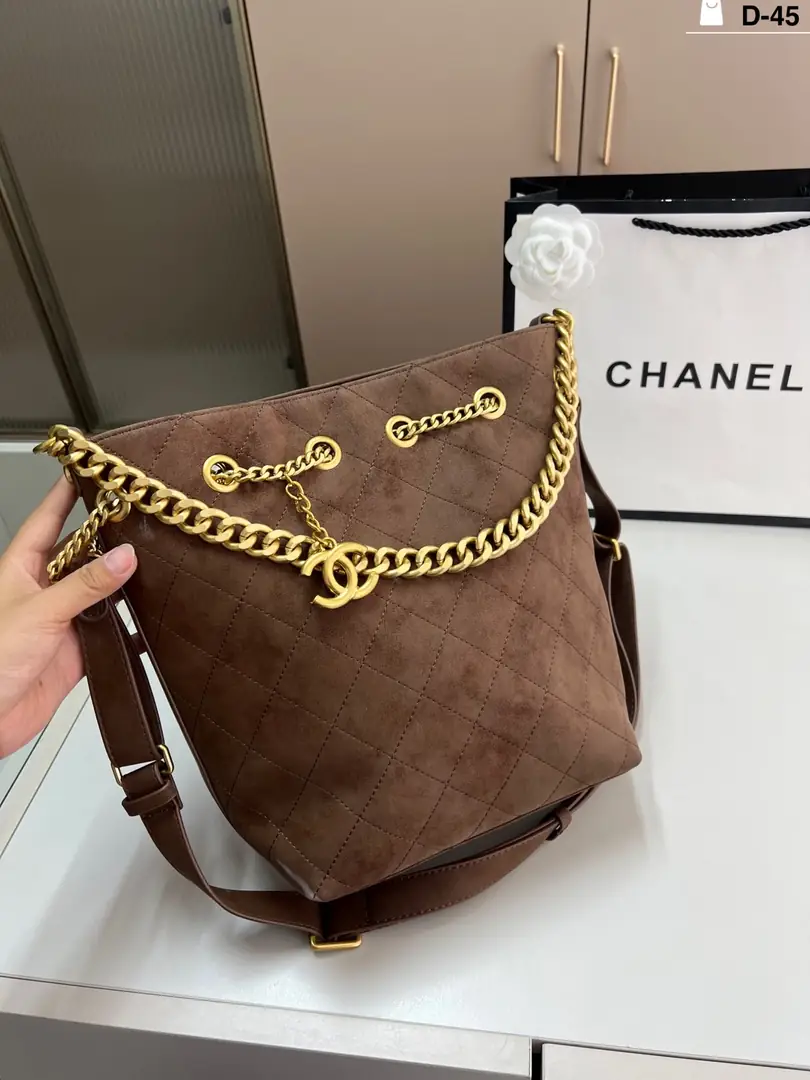 5543-62$-CHANEL gallery