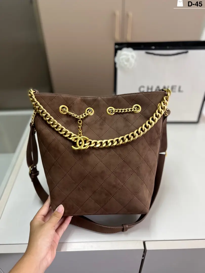 5543-62$-CHANEL gallery