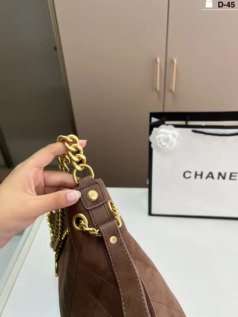 5543-62$-CHANEL gallery