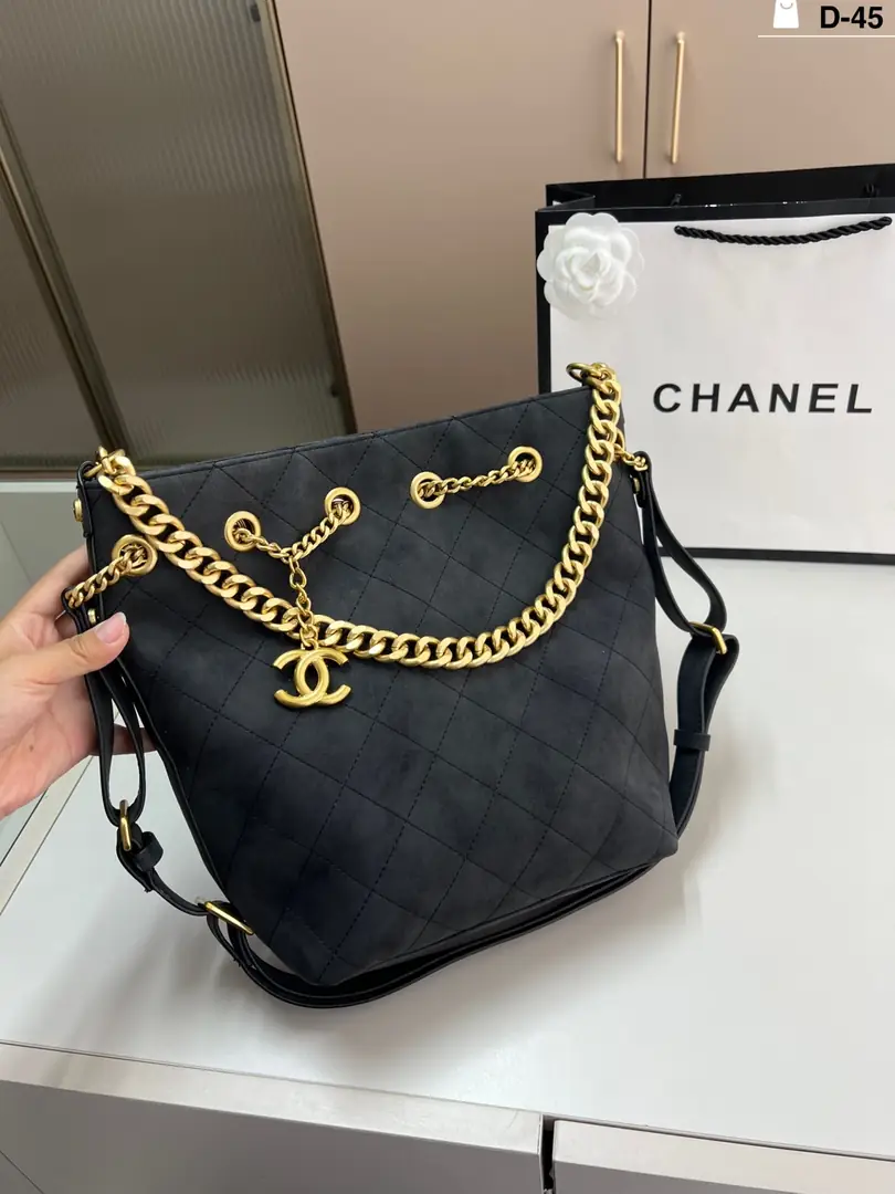 5543-62$-CHANEL gallery