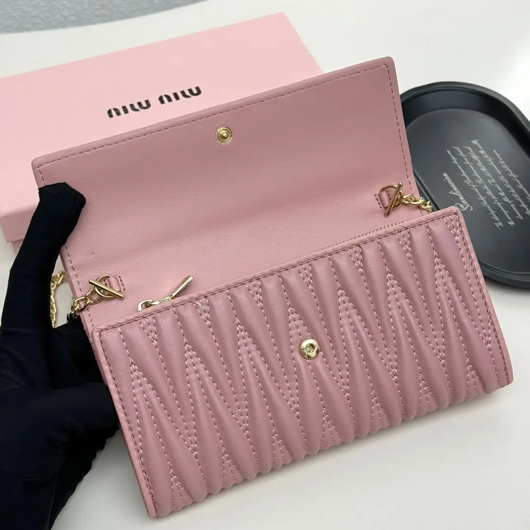 5546-52$-MIUMIU gallery