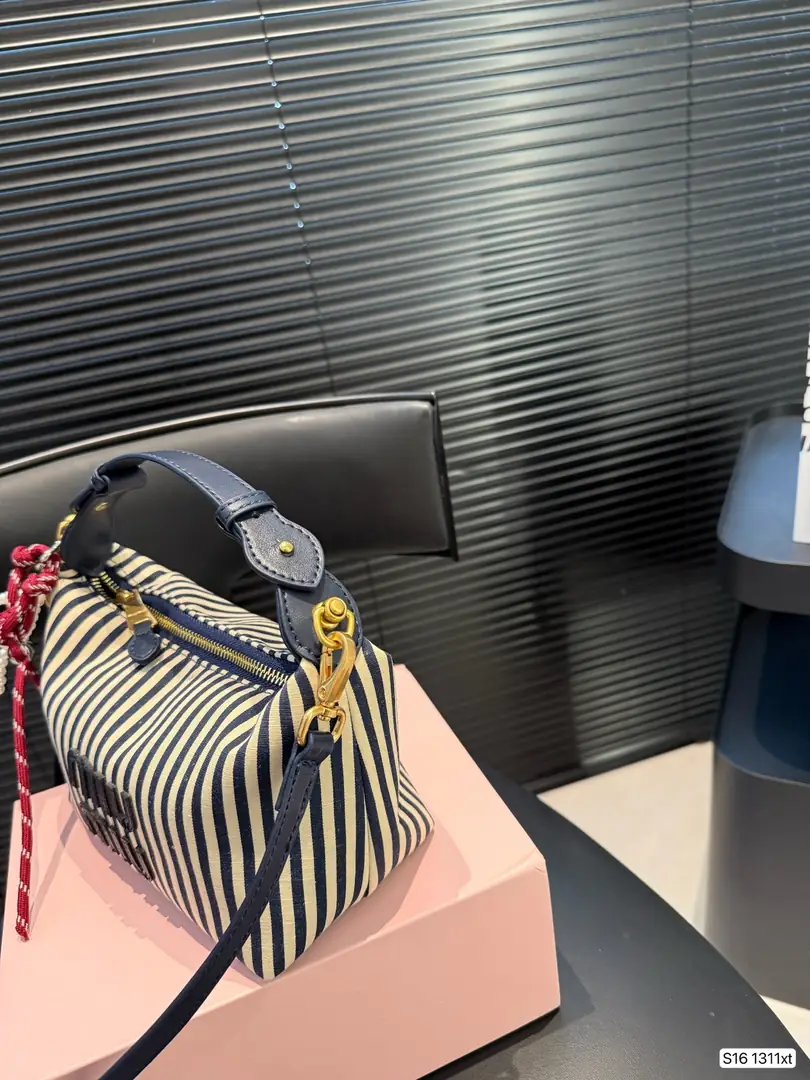 5547-55$-MIUMIU gallery