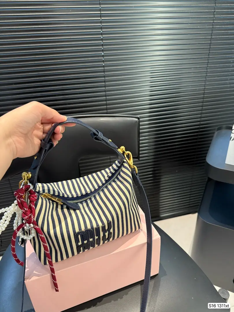 5547-55$-MIUMIU gallery