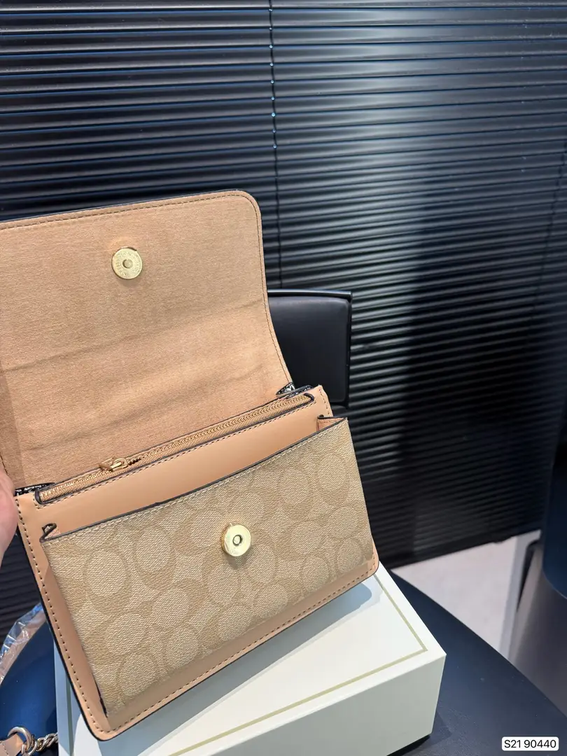 5549-62$-COACH gallery