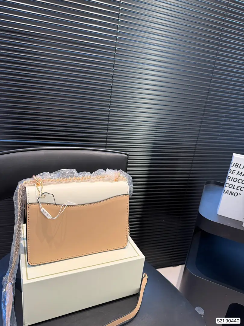 5549-62$-COACH gallery