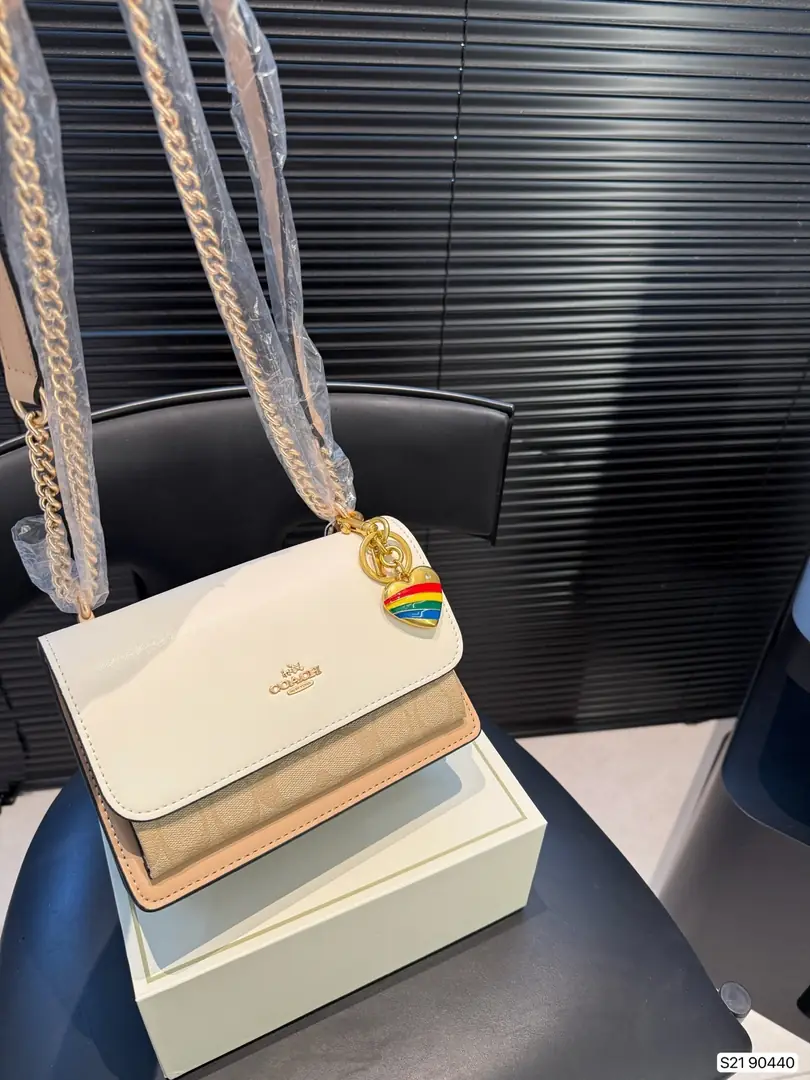 5549-62$-COACH gallery