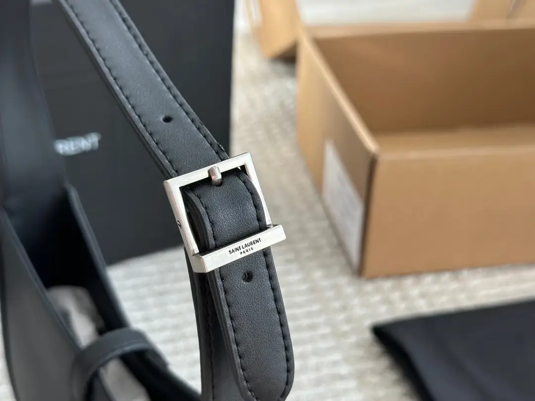 5650-65$-YSL gallery