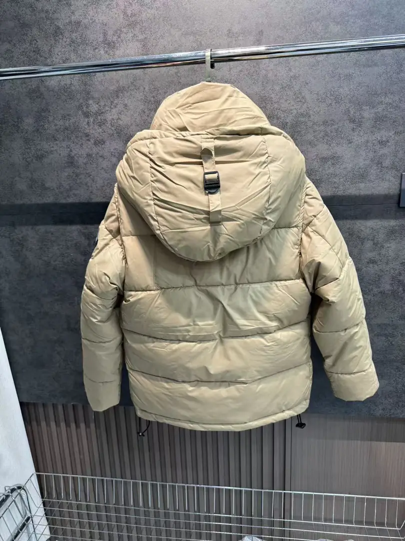 5661-85$-Burberry gallery