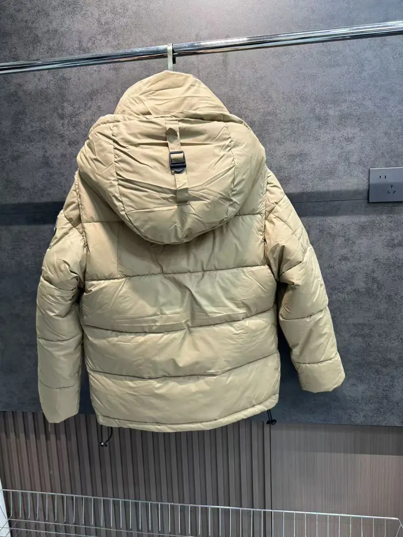 5661-85$-Burberry gallery