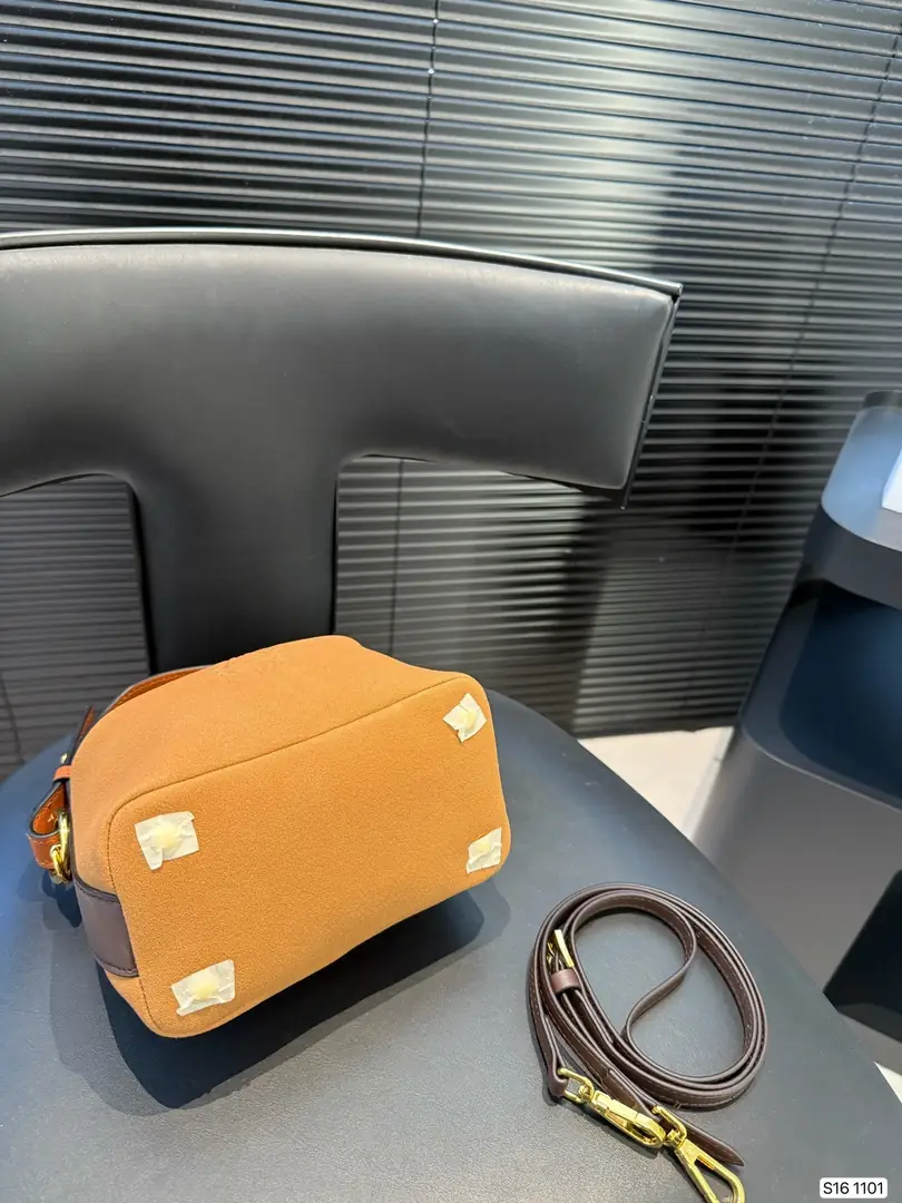 5728-56$-LOEWE gallery