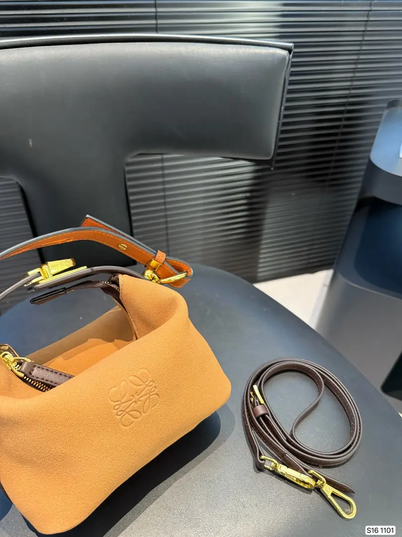 5728-56$-LOEWE gallery