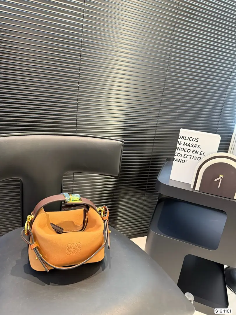 5728-56$-LOEWE gallery