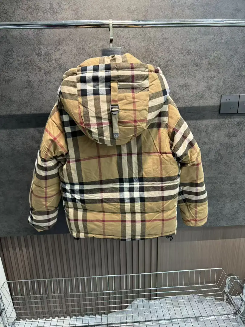 5735-78$-Burberry gallery