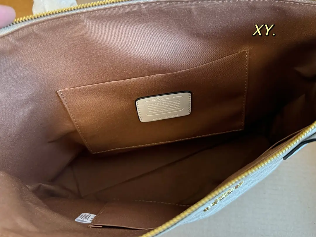 5761-57$-COACH gallery