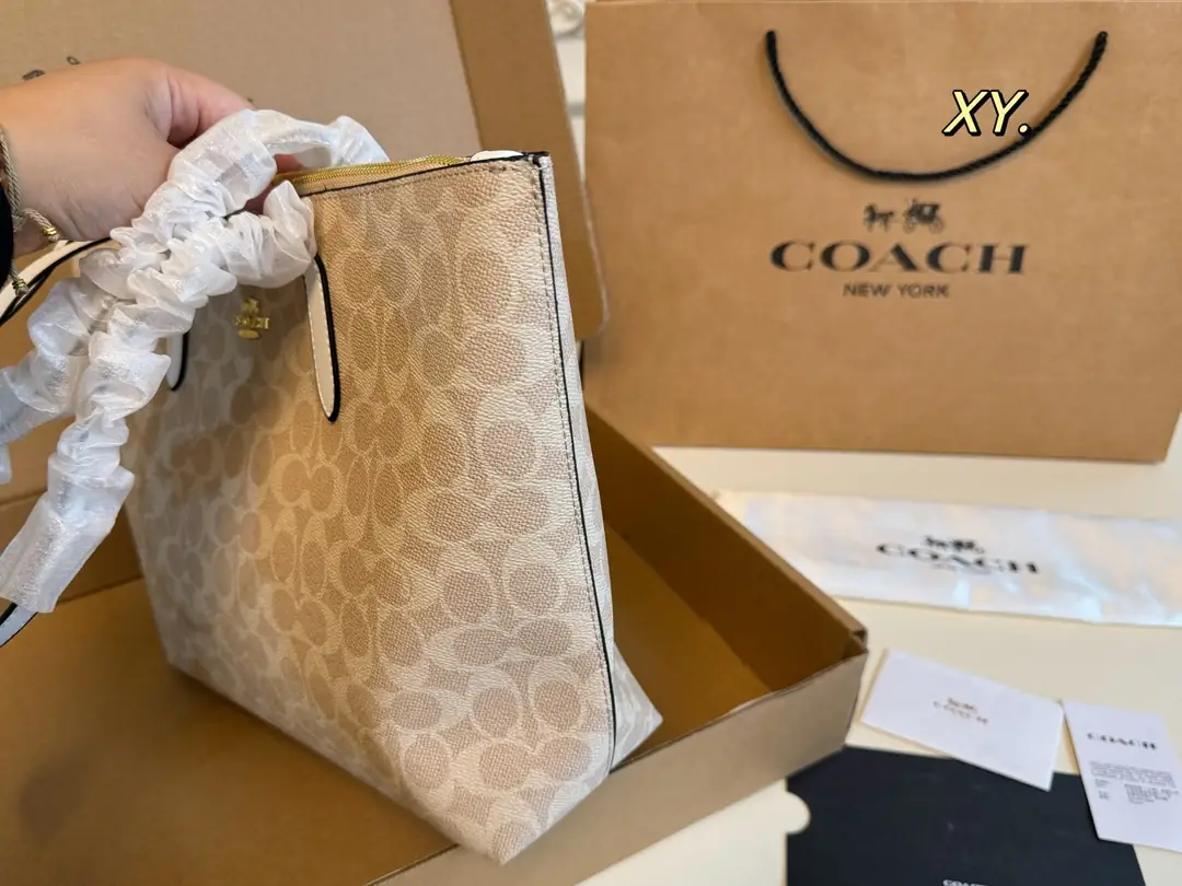 5761-57$-COACH gallery