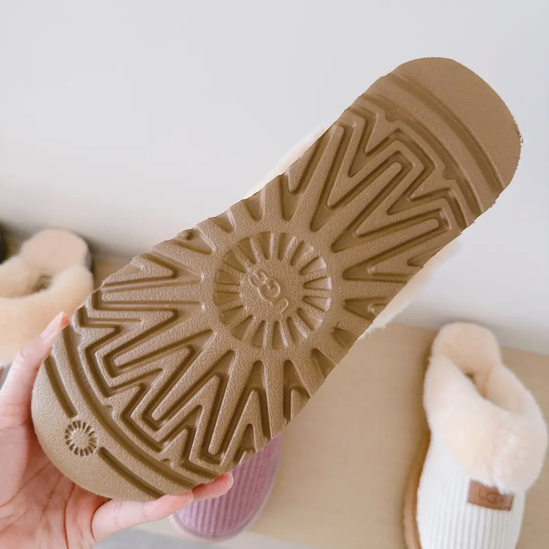 5775-49.9$-UGG gallery