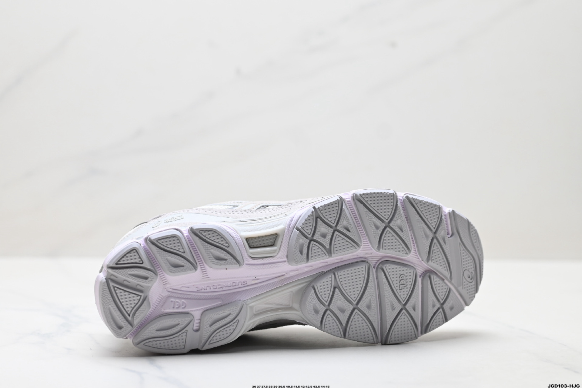 5828-65$-Asics gallery