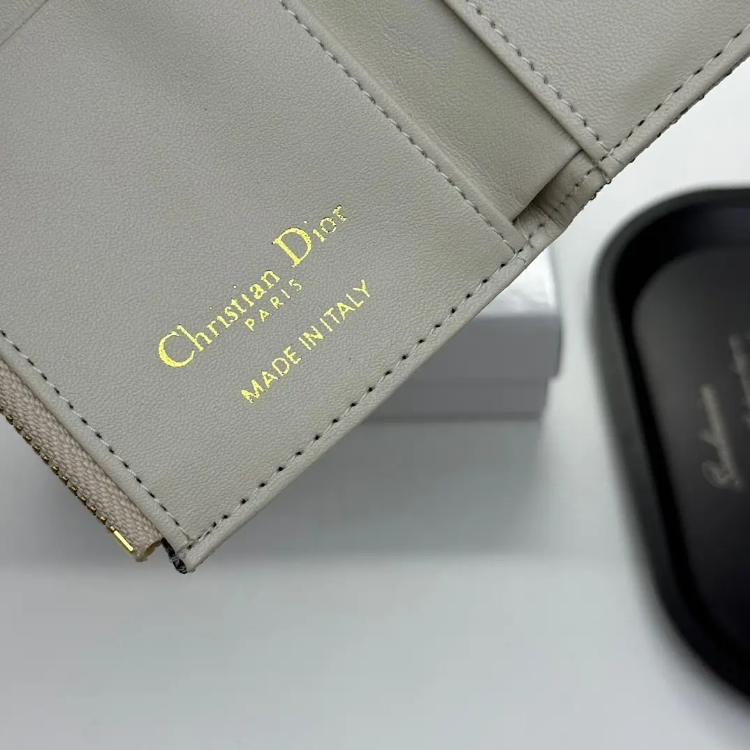 5845-49.9$-DIOR gallery