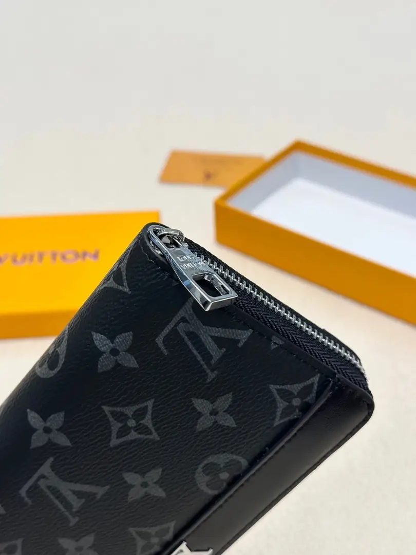 5850-52$-LV gallery