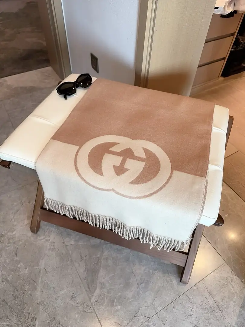 5857-28.8$-gucci gallery