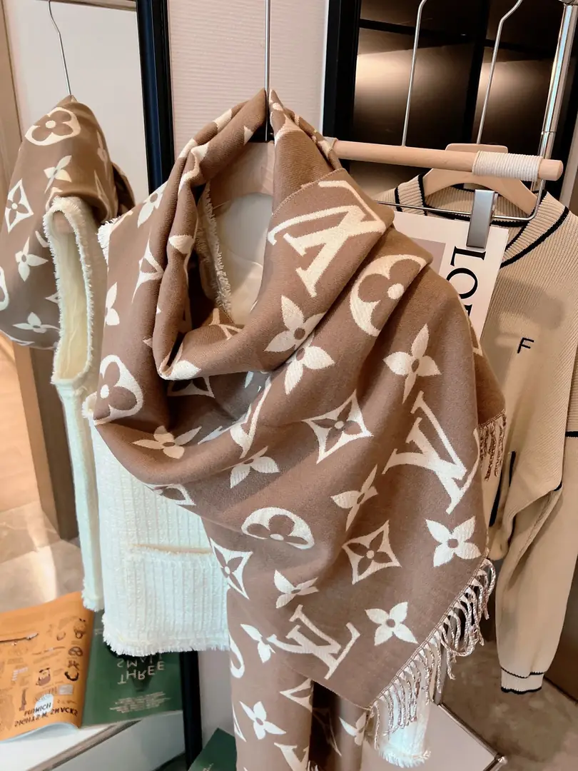 5858-28.8$-LV gallery