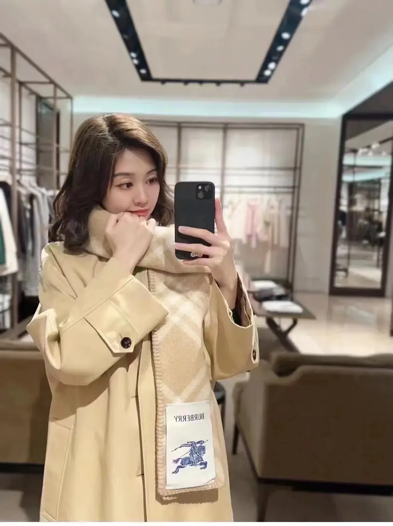 5863-28.8$-Burberry gallery