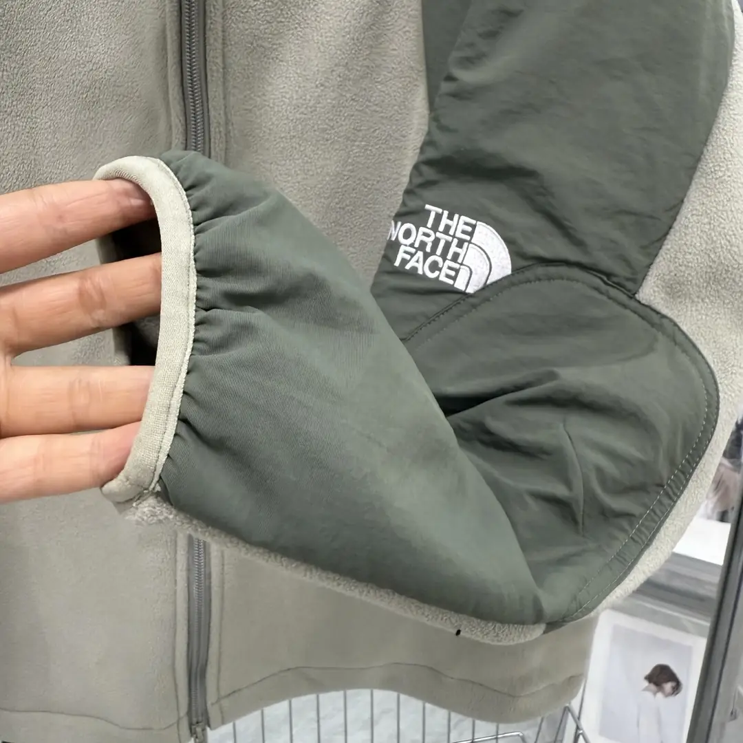 5909-55$-The North Face gallery