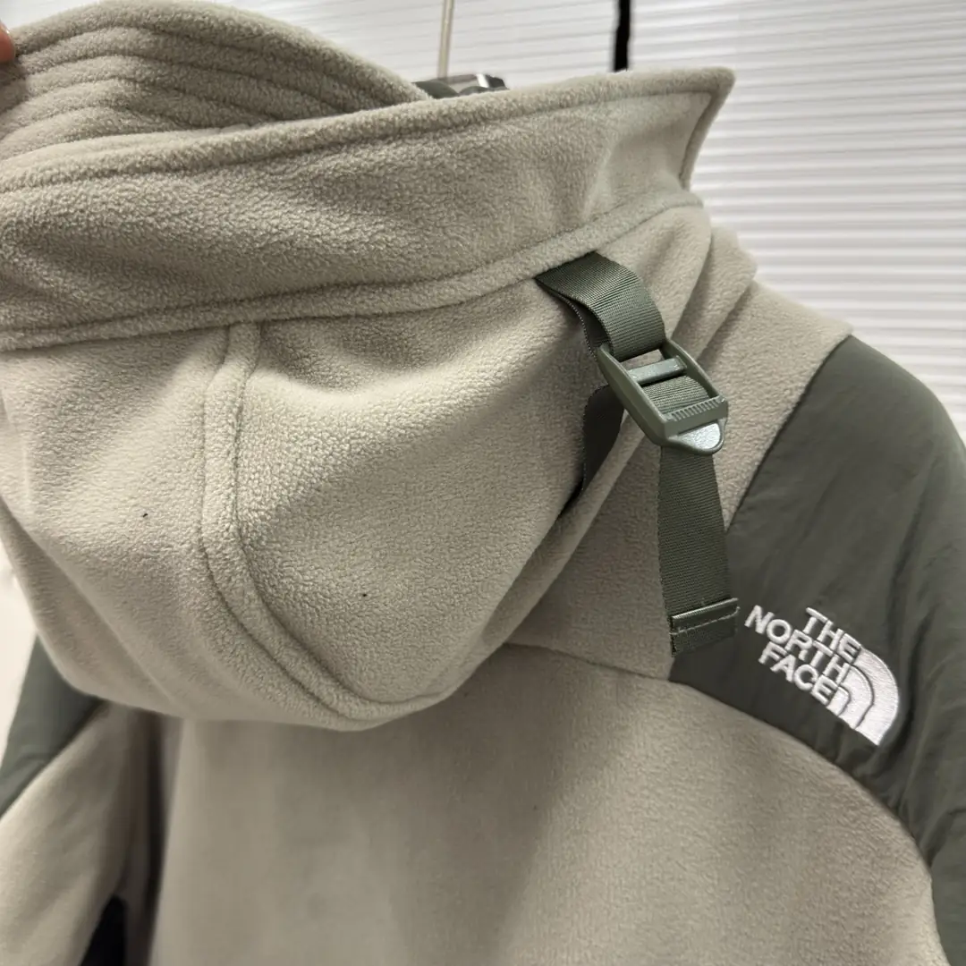 5909-55$-The North Face gallery