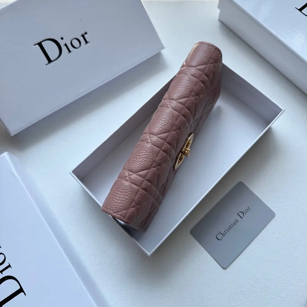 5918-49.9$-dior gallery