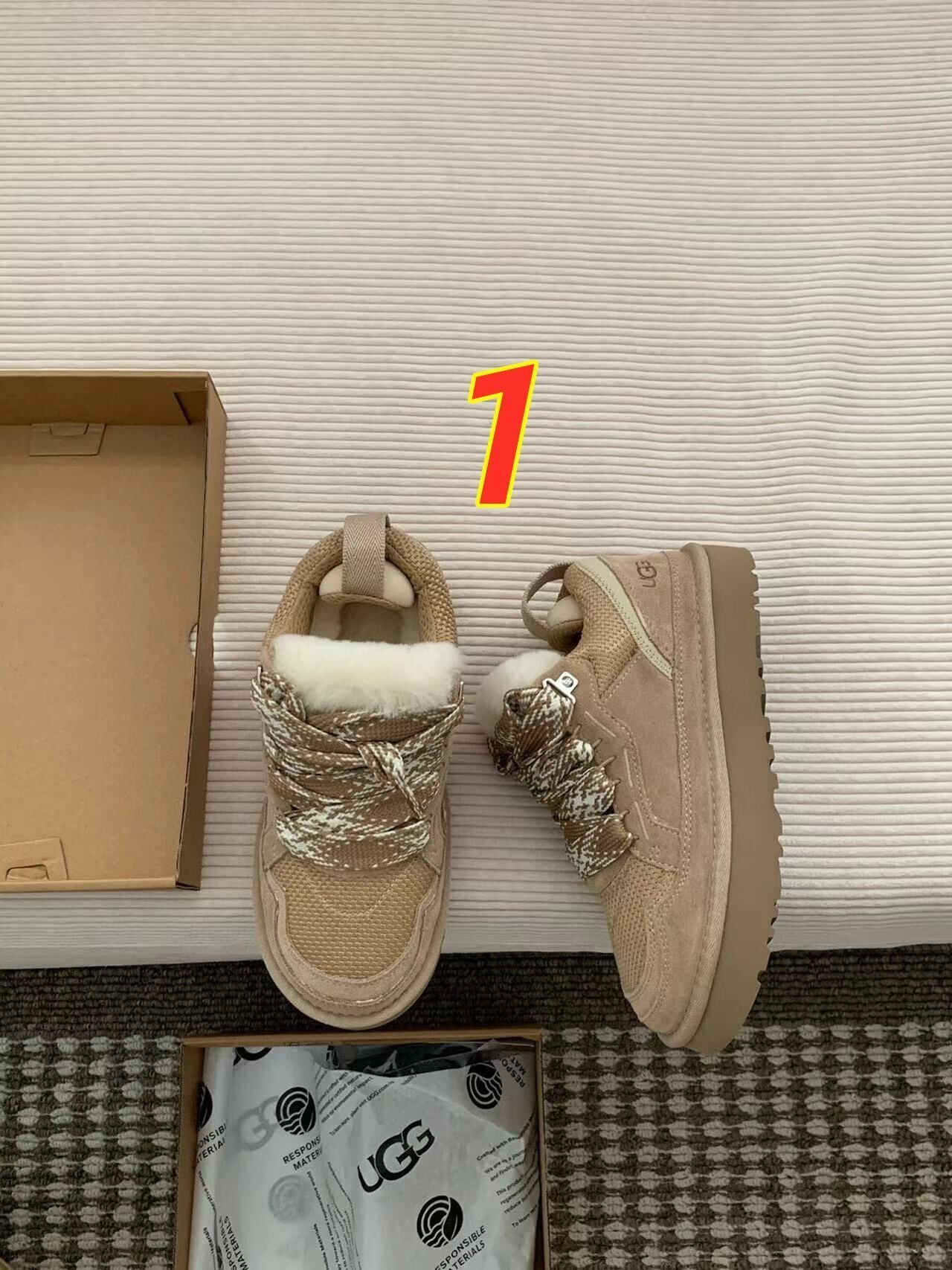 5969-85$-UGG gallery