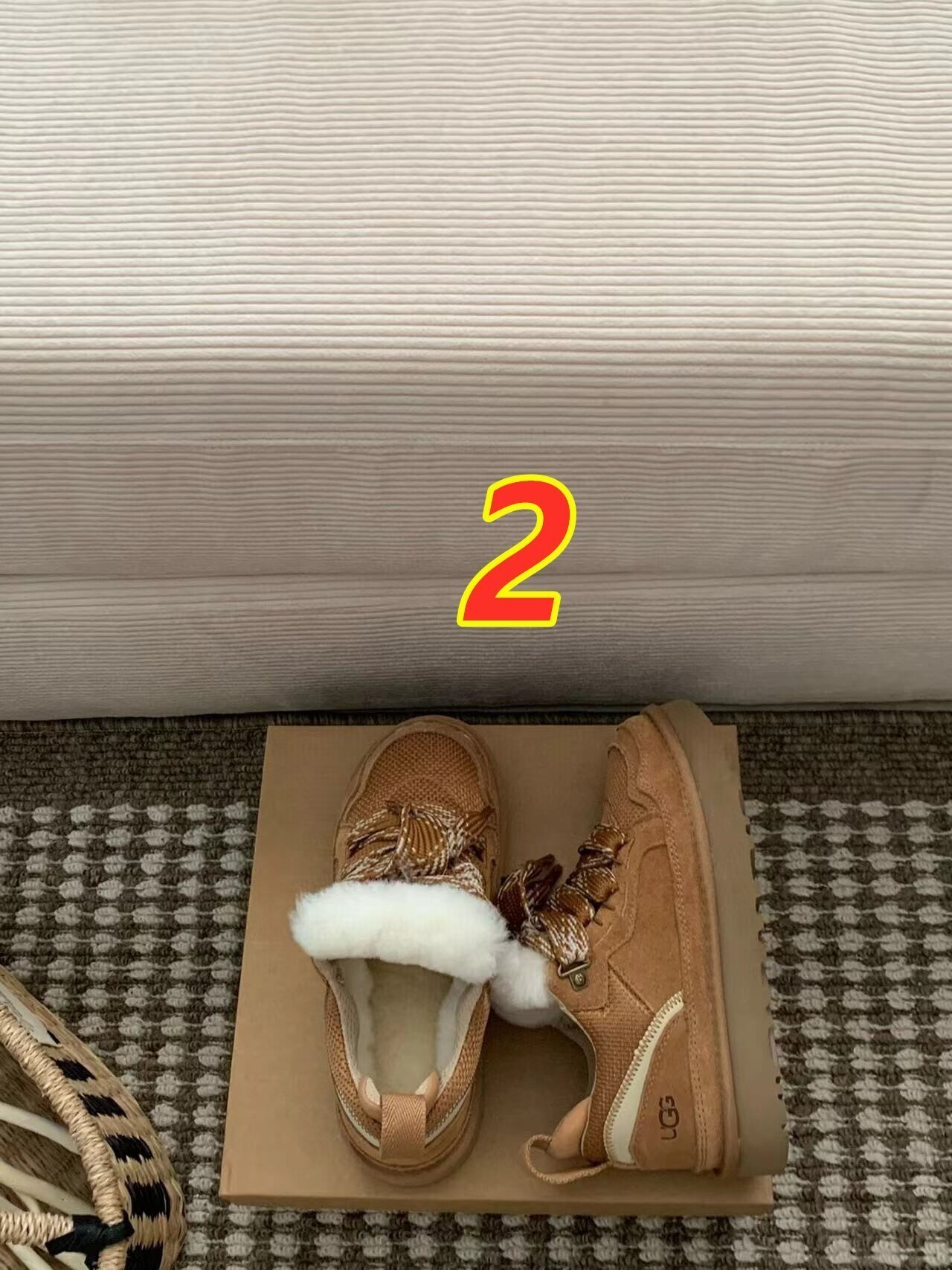 5969-85$-UGG gallery