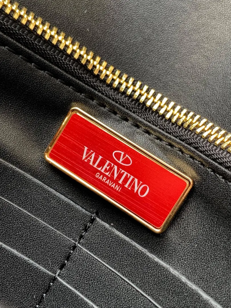 6022-85$-Valentino gallery